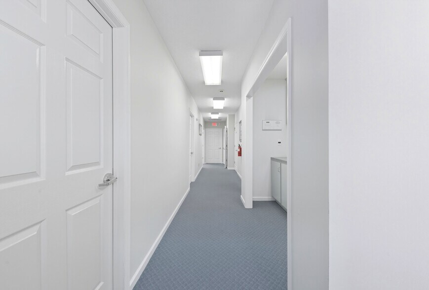 More Photos Of 508-514 Canterbury Rd, Kings Mountain Flex For Sale