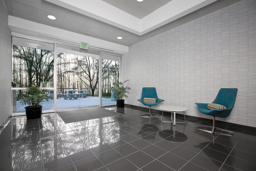 More Photos Of 18205 Crane Nest Dr, Tampa Office For Lease