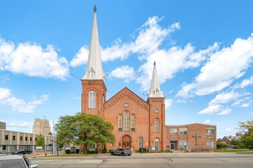 More Photos Of 201 S Jackson St, Jackson Specialty For Sale