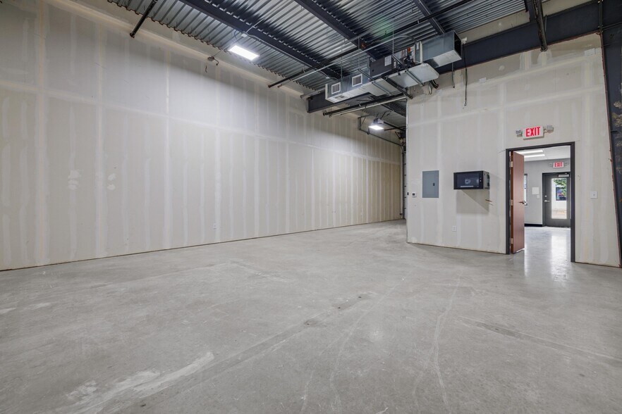 More Photos Of 2020 N Bell Blvd, Cedar Park Unknown For Lease