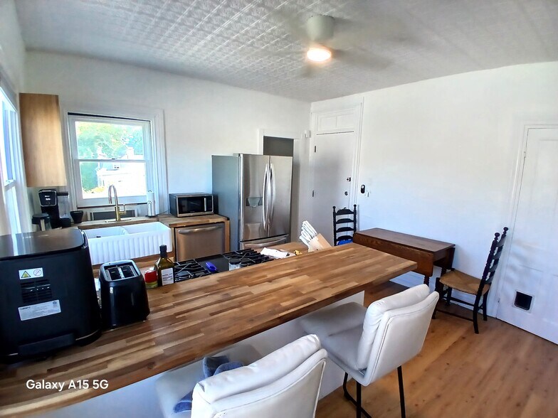More Photos Of 117 Water St, Stonington Apartments For Sale