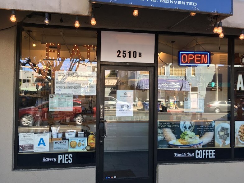 More Photos Of 2510 Main St, Santa Monica General Retail For Sale