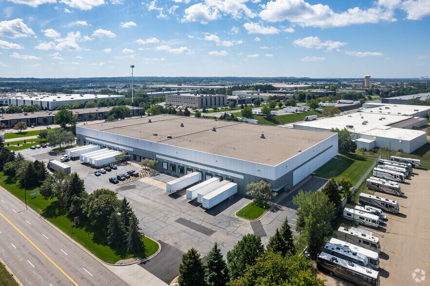 More Photos Of 804 Valley Park Dr, Shakopee Warehouse For Lease