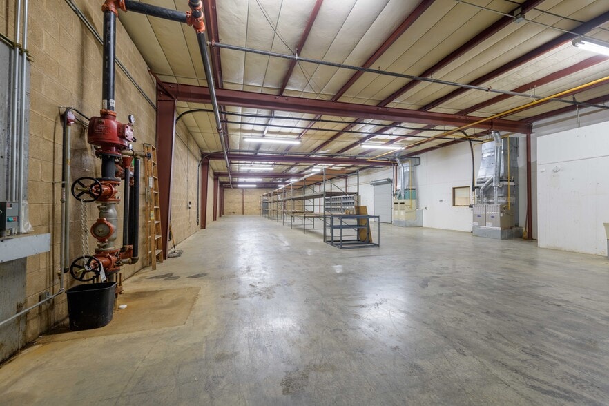 More Photos Of 494 Richardson Rd SE, Calhoun Industrial For Sale