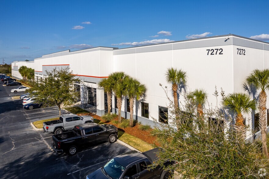 Primary Photo Of 7272 Kingspointe Pky, Orlando Distribution For Lease