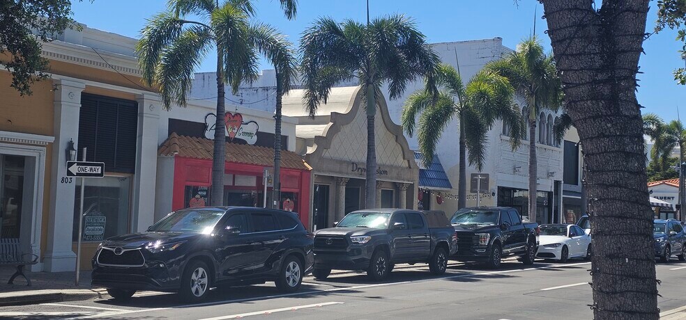 More Photos Of 803 Lake Ave, Lake Worth Storefront For Sale