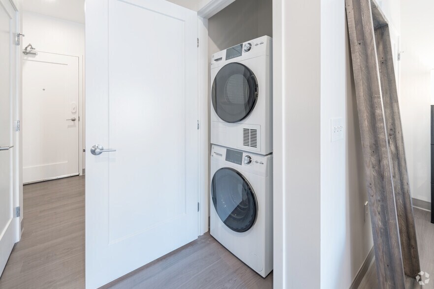 More Photos Of 125 Clifford St, Providence Apartments For Lease