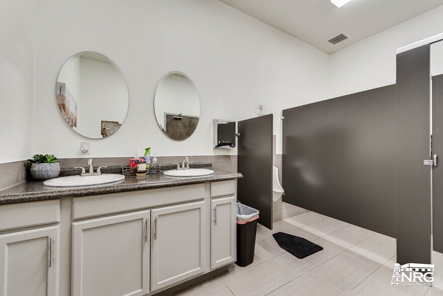 More Photos Of 4311 E County Road 45, Midland Manufacturing For Lease