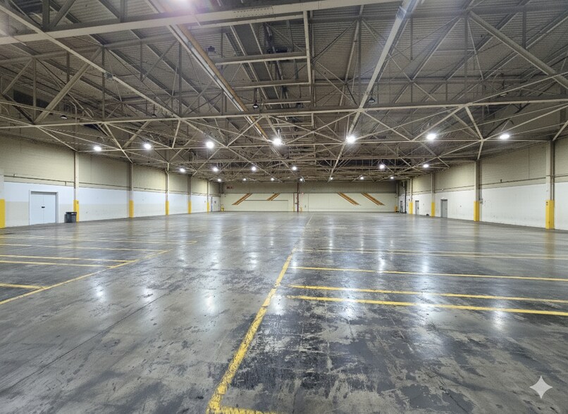 More Photos Of 6800 N Chestnut St, Ravenna Warehouse For Sale