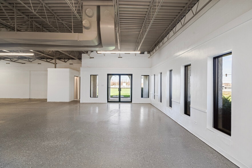 More Photos Of 6363 Lincoln Hwy, Matteson Office For Sale