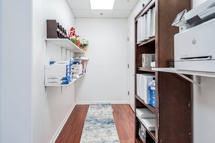 More Photos Of 807 Mantoloking Rd, Brick Office For Sale