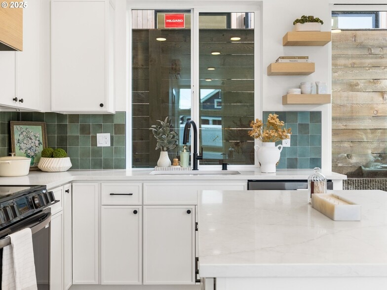 More Photos Of 1911 Broadway St, Vancouver Apartments For Sale