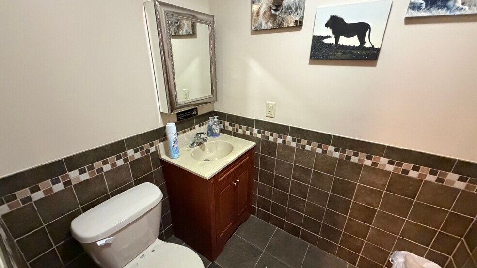 More Photos Of 205 State Route 31 N, Washington Office Residential For Sale