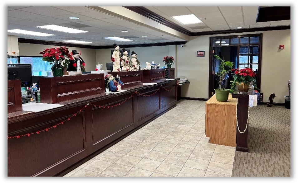More Photos Of 41412 N Route 83, Antioch Office For Sale