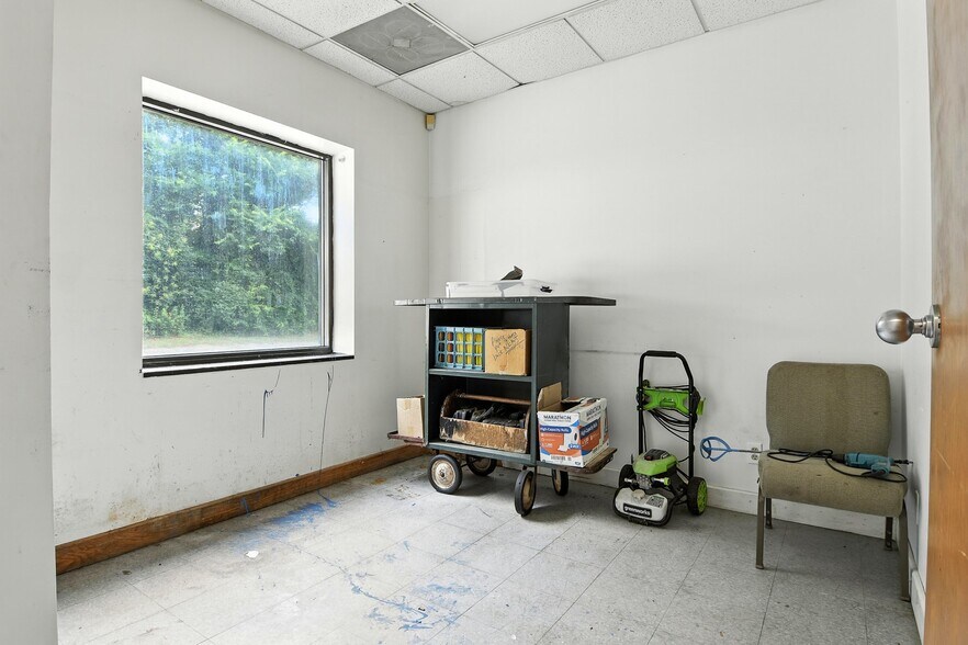 More Photos Of 2931 N Center St, Hickory Carwash For Sale