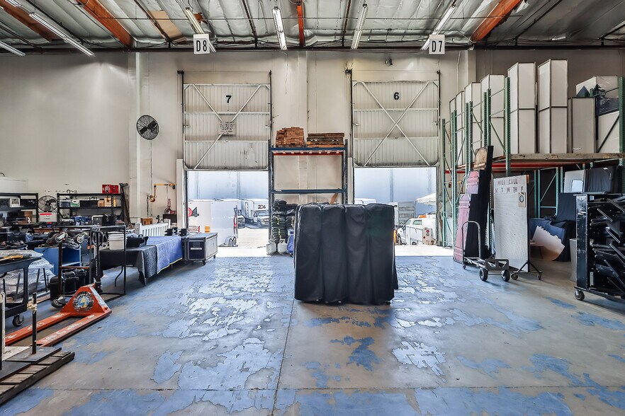 More Photos Of 12224 Montague St, Pacoima Distribution For Lease