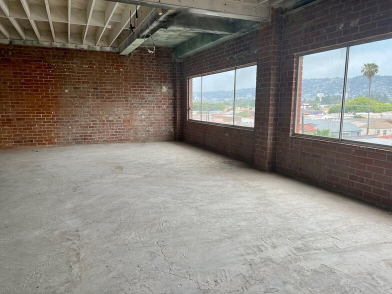 More Photos Of 7451-7465 Beverly Blvd, Los Angeles Loft Creative Space For Lease