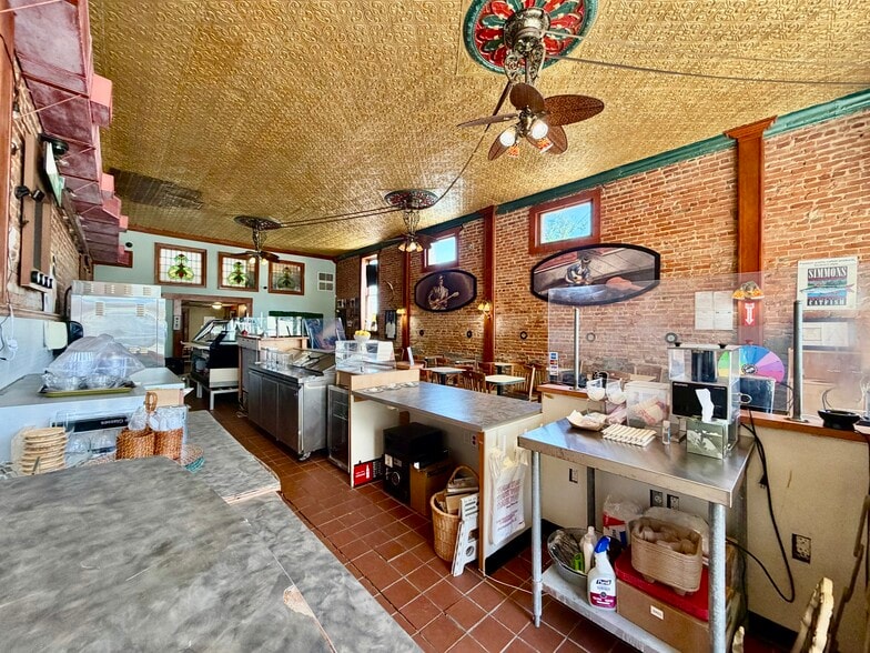 More Photos Of 100 S Main St, Yazoo City Flex For Sale