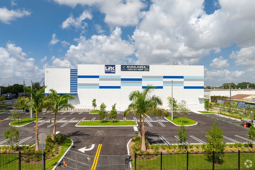 More Photos Of 2260 NW 27th Ave, Miami Refrigeration Cold Storage For Lease