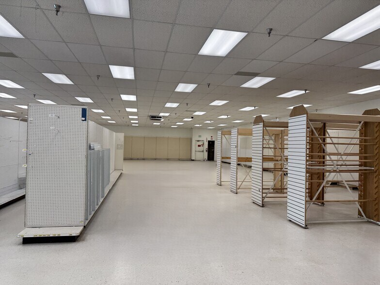 More Photos Of 481 N Wilbur Ave, Walla Walla General Retail For Lease