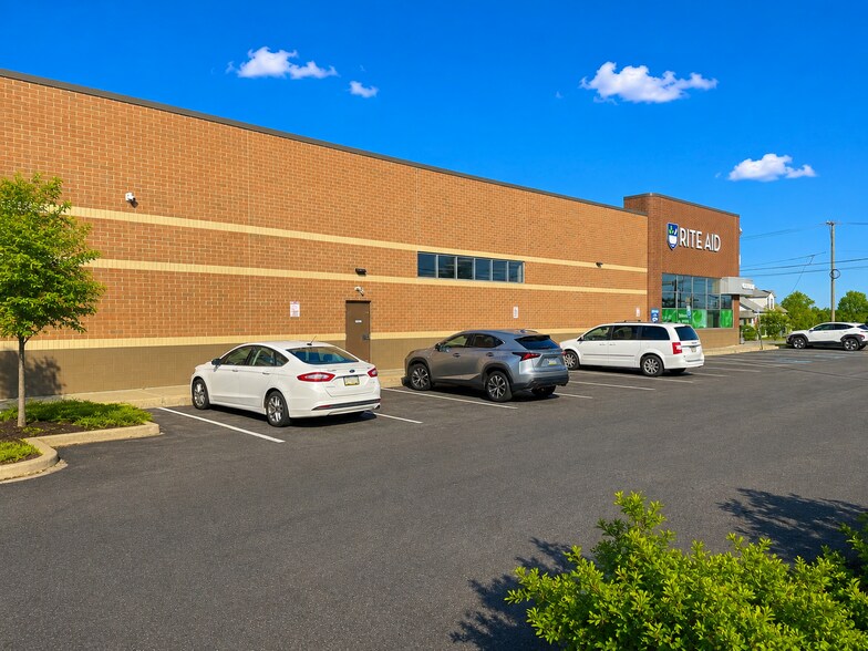 More Photos Of 639 Hamlin Hwy, Lake Ariel Drugstore For Lease
