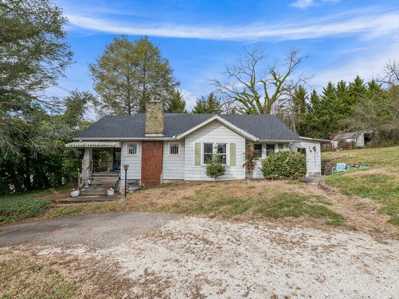 More Photos Of 103 Weaverville Rd, Woodfin Convenience Store For Sale