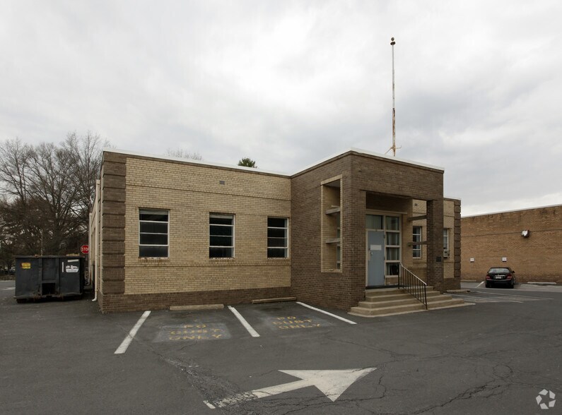 More Photos Of 50 E Wynnewood Rd, Wynnewood Unknown For Lease