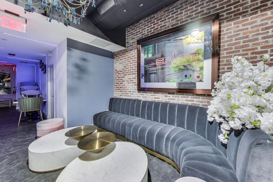 More Photos Of 1355 U St NW, Washington Restaurant For Lease