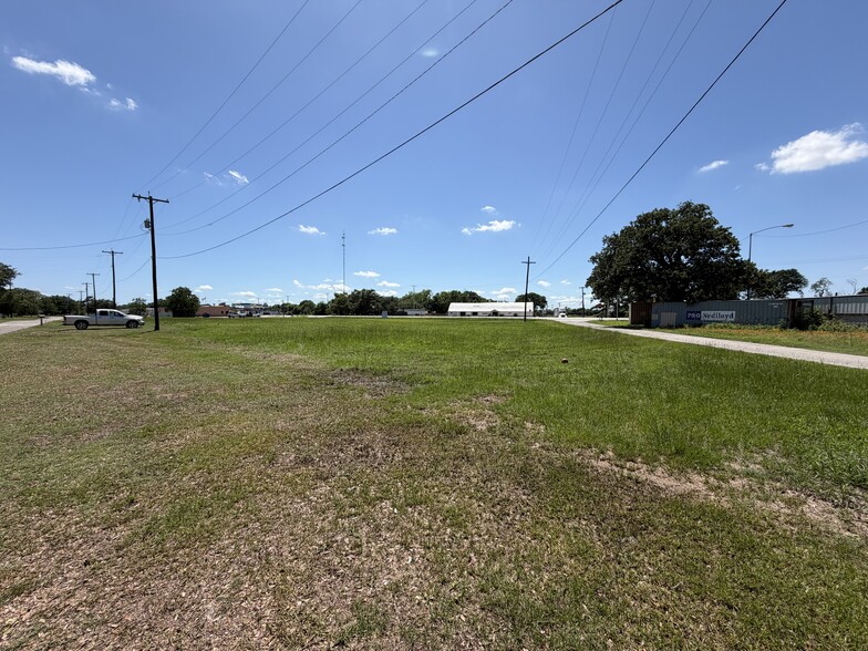 More Photos Of TBD Hwy 290 Bus, Hempstead Land For Sale