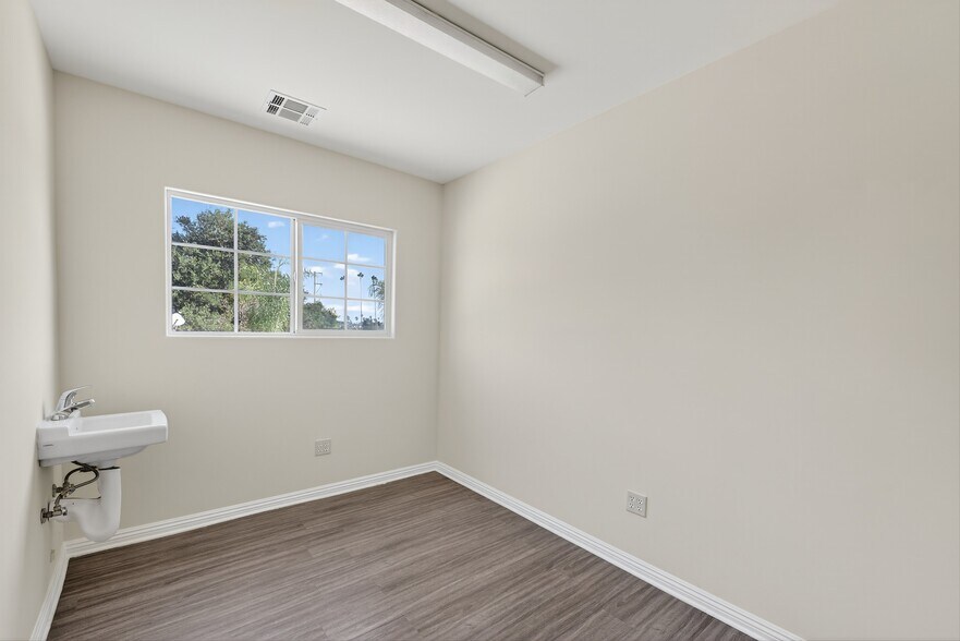 More Photos Of 447 N Prairie Ave, Inglewood Medical For Lease