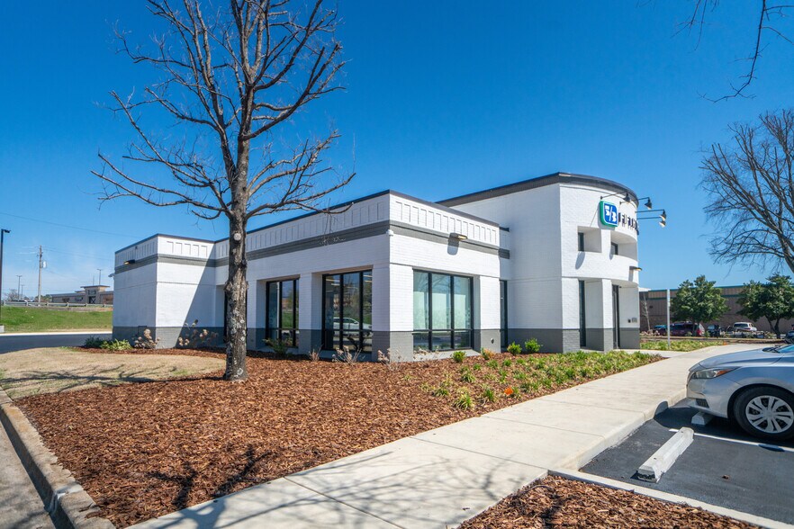 More Photos Of 5901 University Dr, Huntsville Bank For Sale