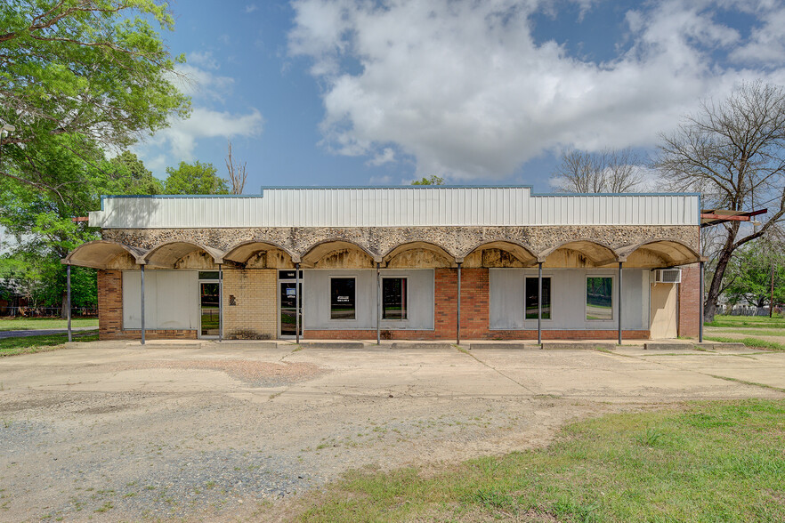 Primary Photo Of 1605 Ave A ave, Hooks Warehouse For Sale