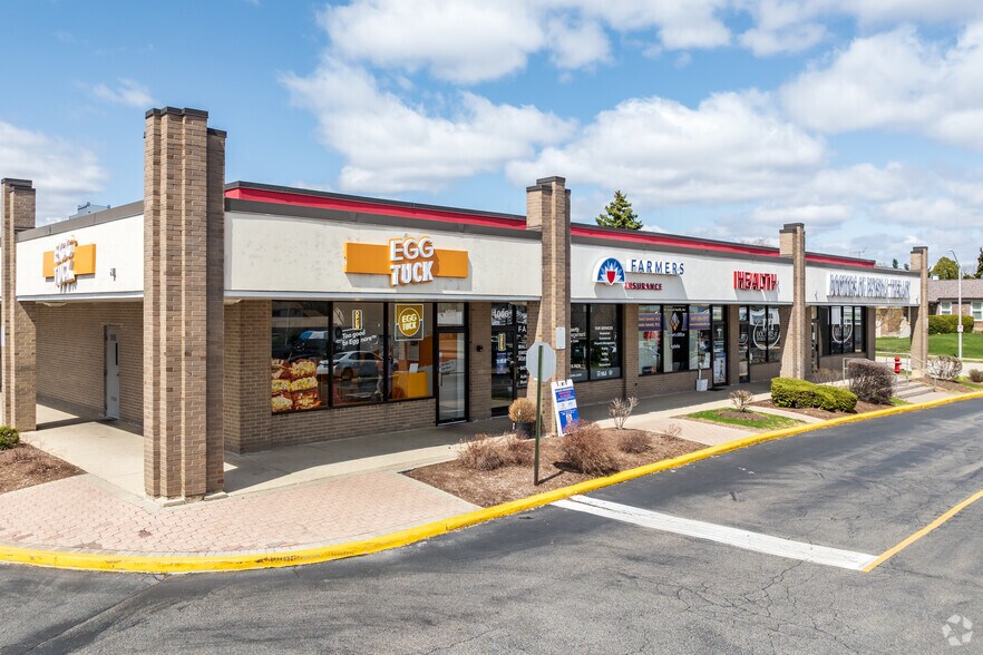 More Photos Of 1090-1170 S Roselle Rd, Schaumburg Storefront For Lease