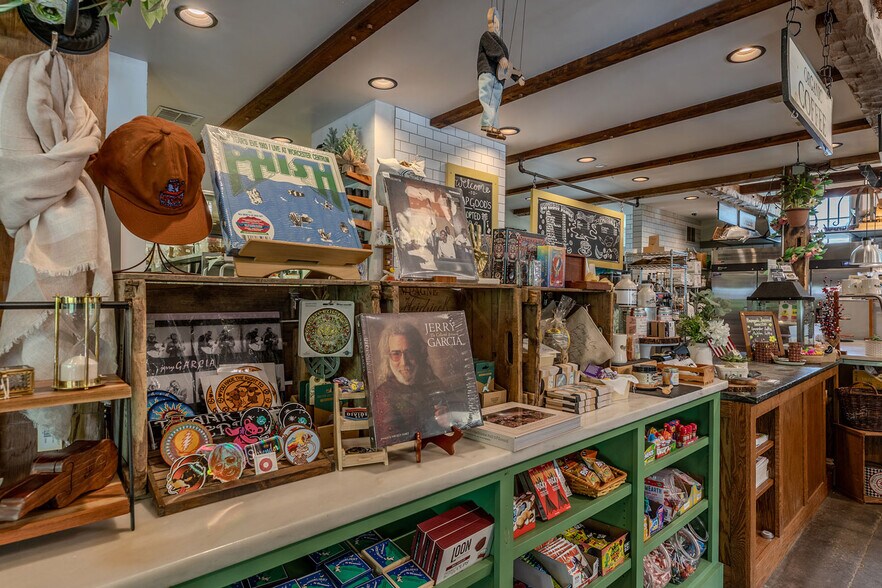 More Photos Of 305 Main St, Peru Restaurant For Sale