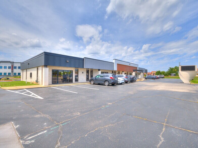 Primary Photo Of 1104 S Walton Blvd, Bentonville Storefront For Lease