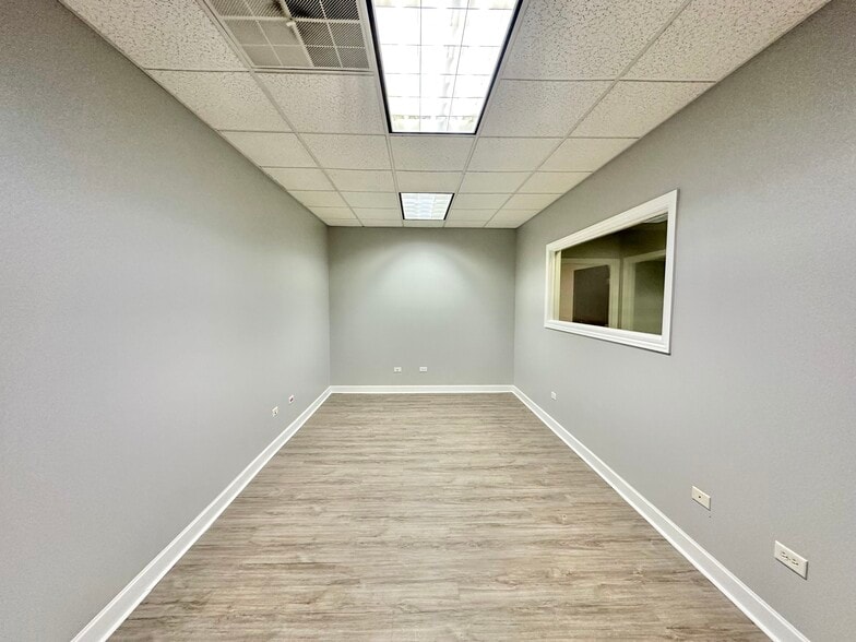 More Photos Of 140 State St, Calumet City Warehouse For Lease