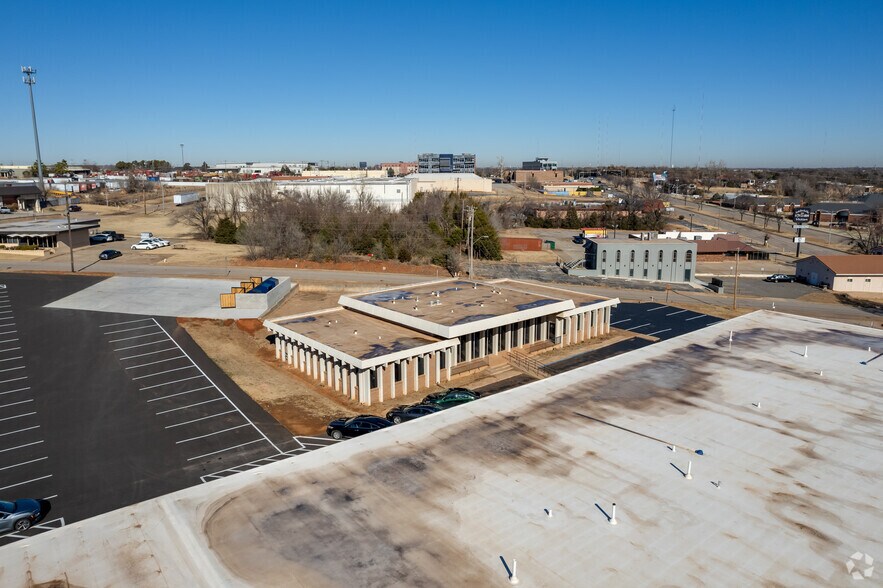 More Photos Of 416 NE 46th St, Oklahoma City Office For Lease