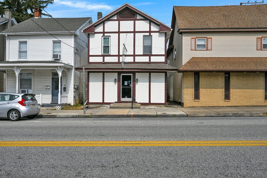 More Photos Of 26 N Railroad St, Palmyra Office For Sale