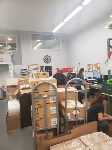 More Photos Of 182 Vermont Ave, Staten Island Light Distribution For Sale