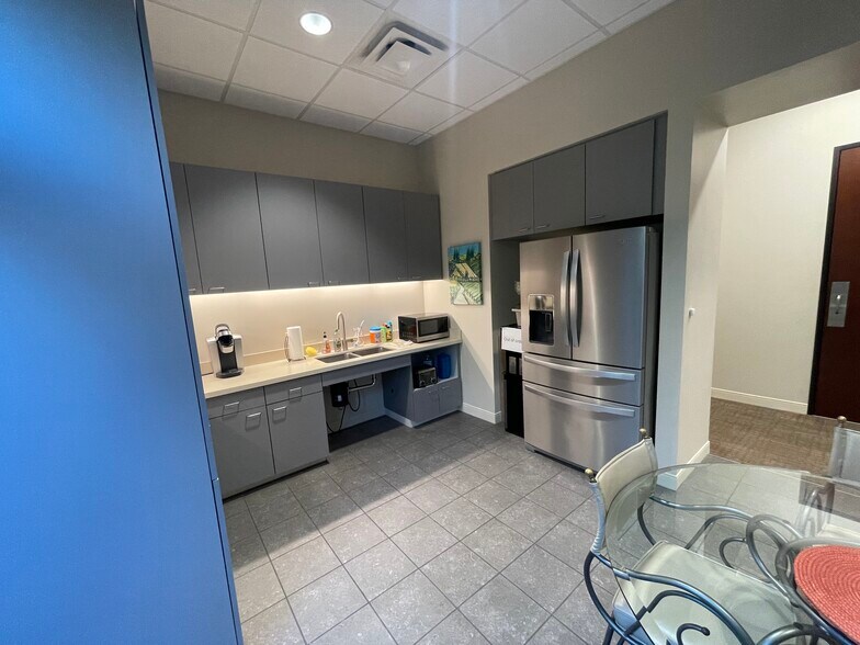 More Photos Of 6827 Camp Bullis Rd, San Antonio Medical For Sale