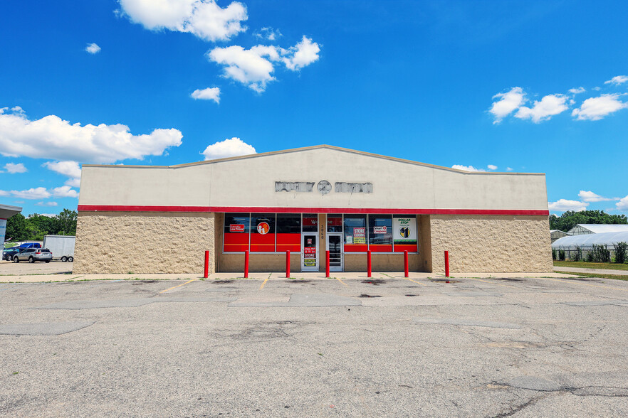 Primary Photo Of 3040 Eastern Ave SE, Grand Rapids Freestanding For Lease