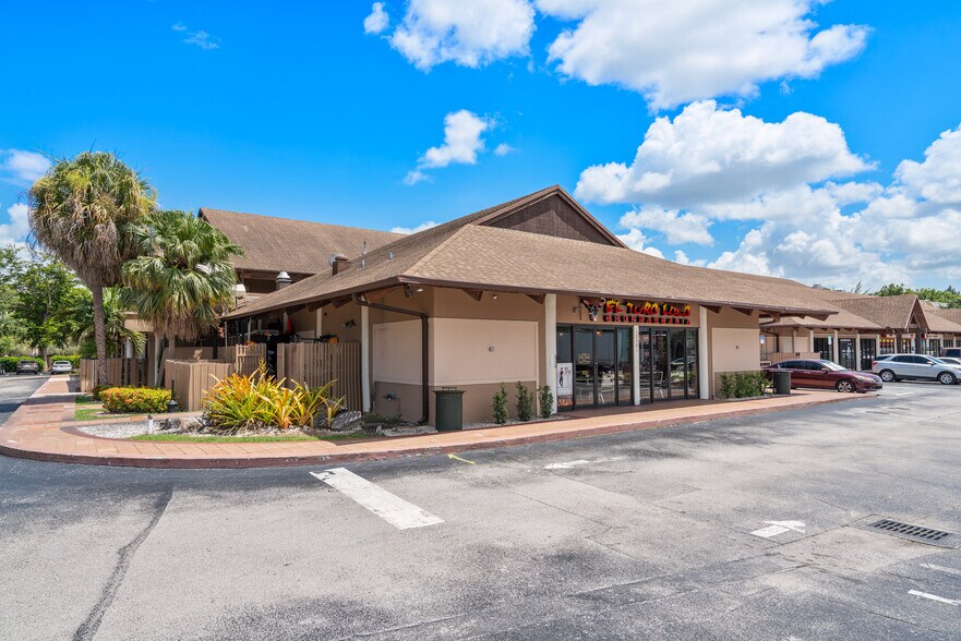 More Photos Of 10471 N Kendall Dr, Miami Storefront Retail Office For Lease