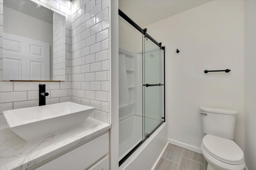 More Photos Of 548 Shattuck Rd, Saginaw Apartments For Sale