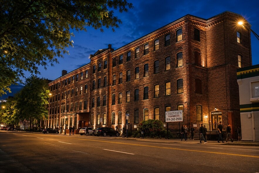 More Photos Of 500-530 Nepperhan Ave, Yonkers Showroom For Lease