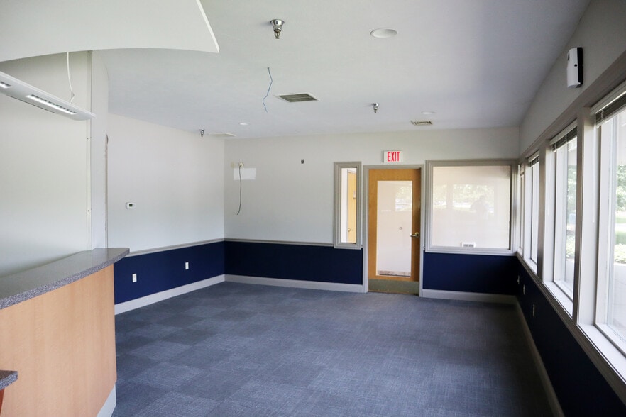 More Photos Of 230-270 E Day Rd, Mishawaka Medical For Lease