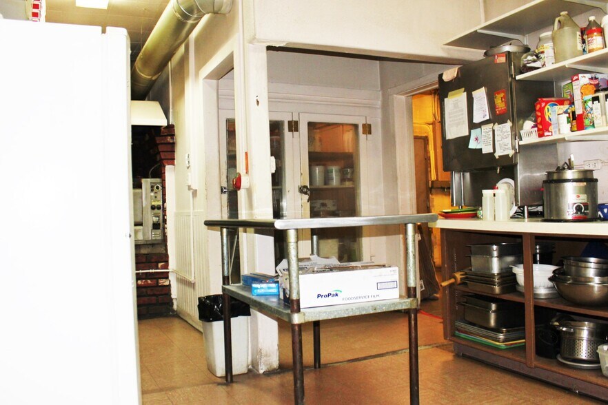 More Photos Of 105 N Main St, Halfway Restaurant For Sale