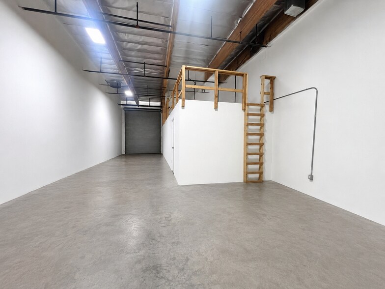 More Photos Of 11160 Hindry Ave, Los Angeles Warehouse For Lease