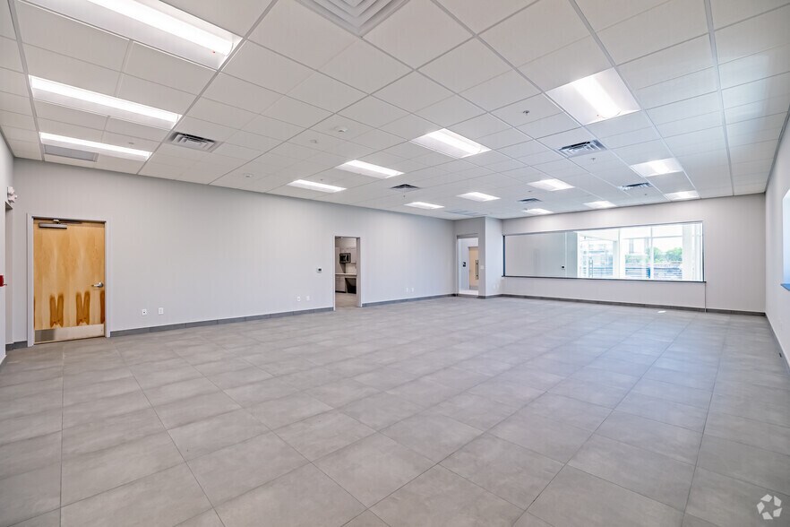 More Photos Of 7 Hook Rd, Bayonne Warehouse For Lease