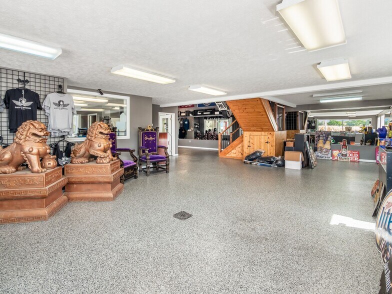 More Photos Of 31 S Ludlow Rd, Urbana Auto Repair For Sale