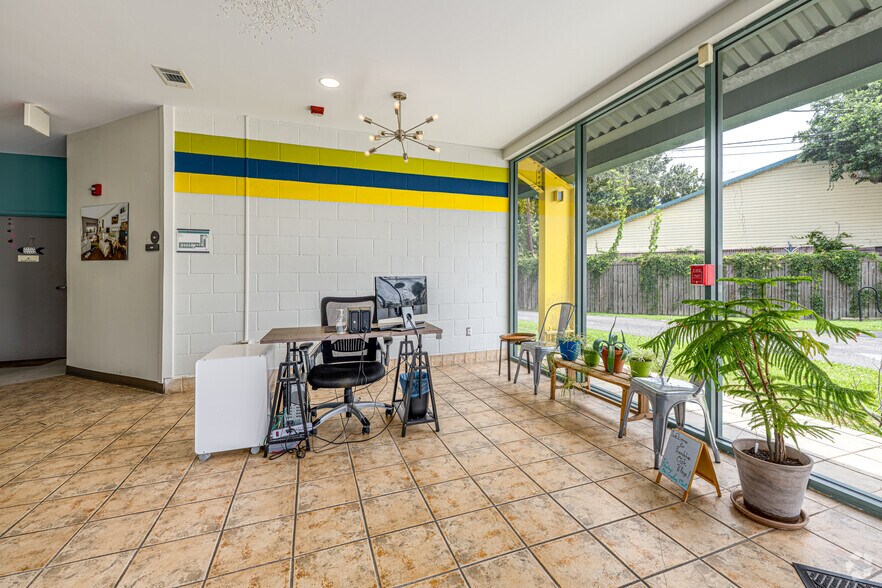 More Photos Of 522 E Railroad St, Long Beach Apartments For Sale